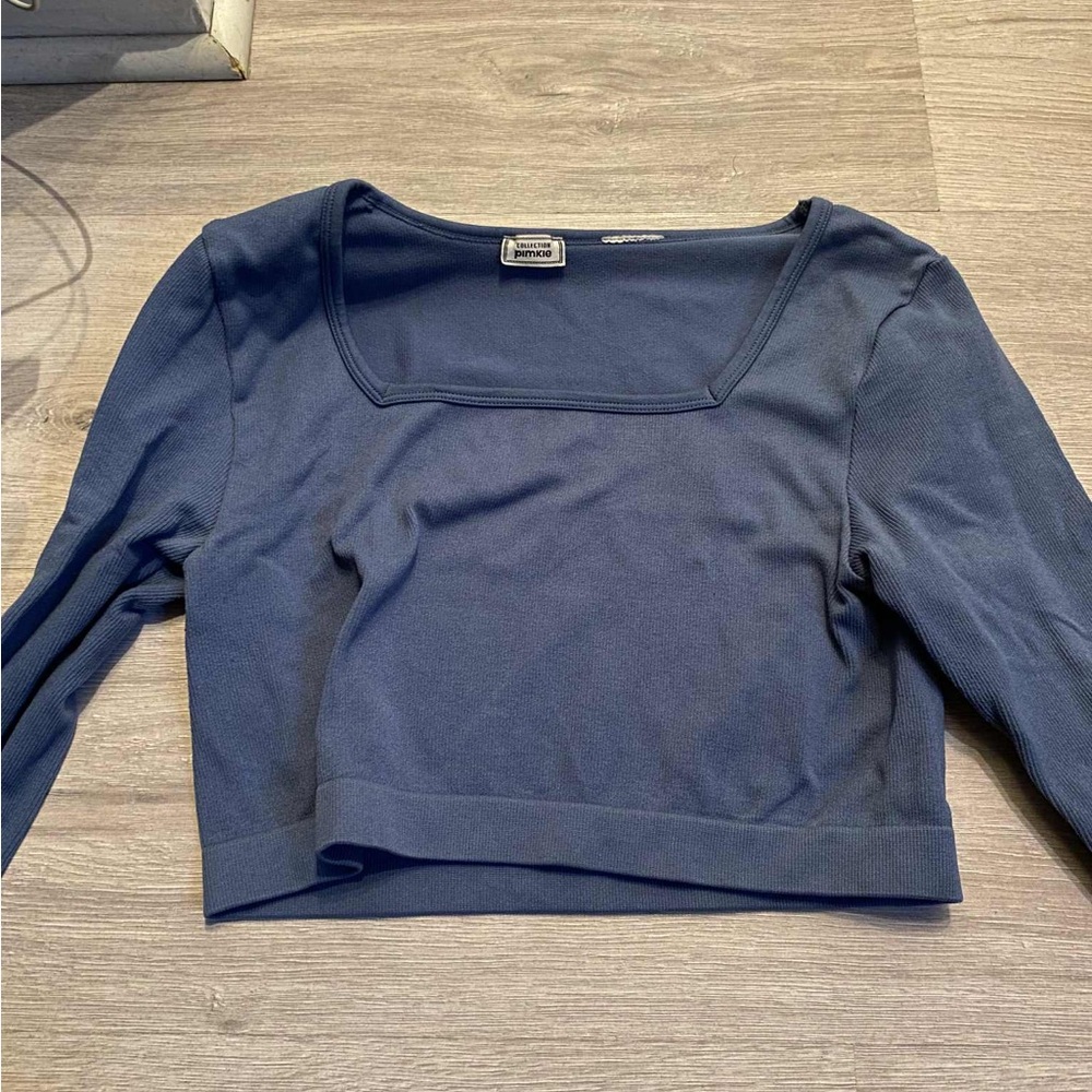 Elegant Navy Long Sleeve Crop Top